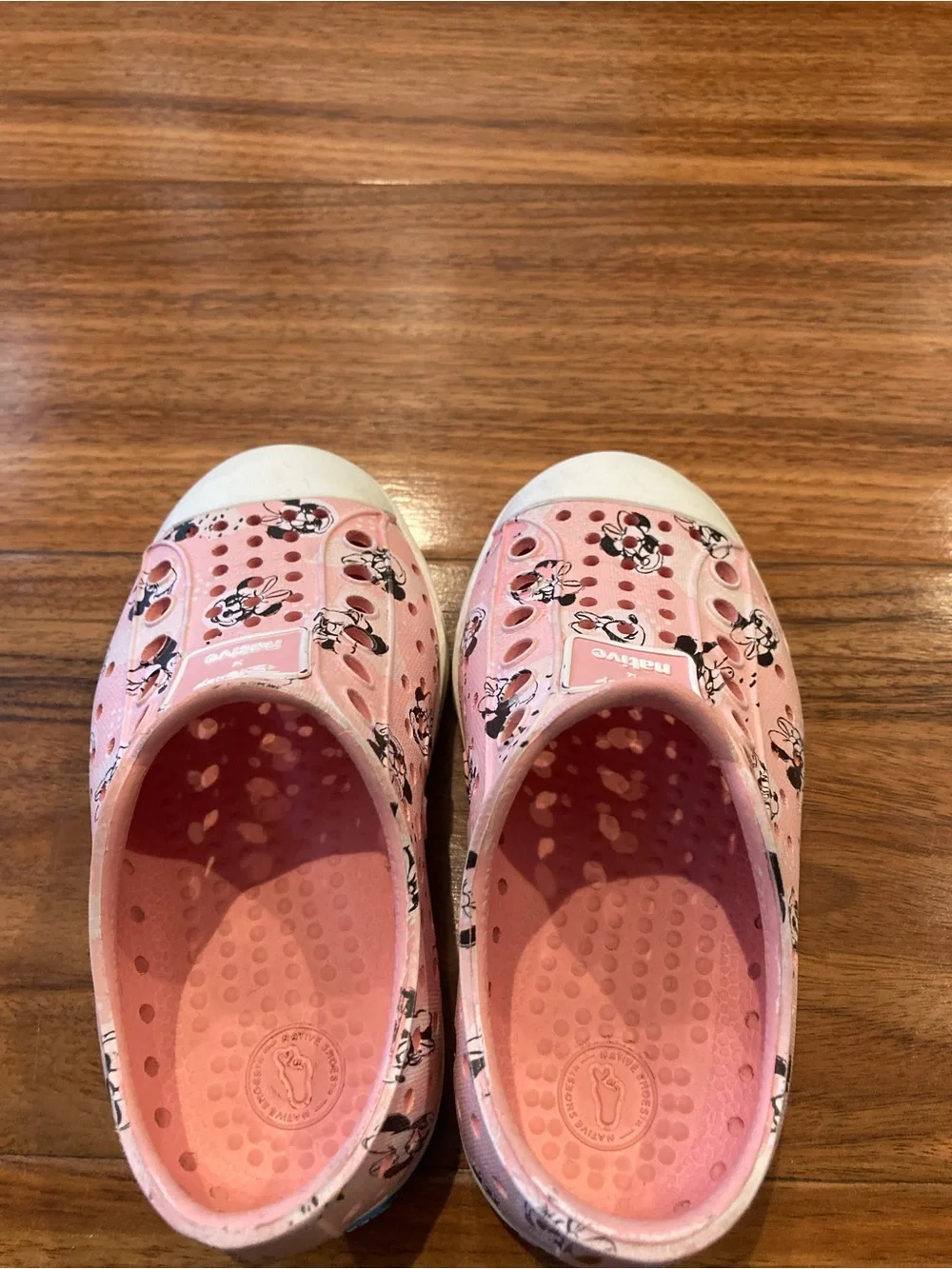 Disney x  Pink Native Minnie Mouse Girls' Shoes - Size C8 Adorable
